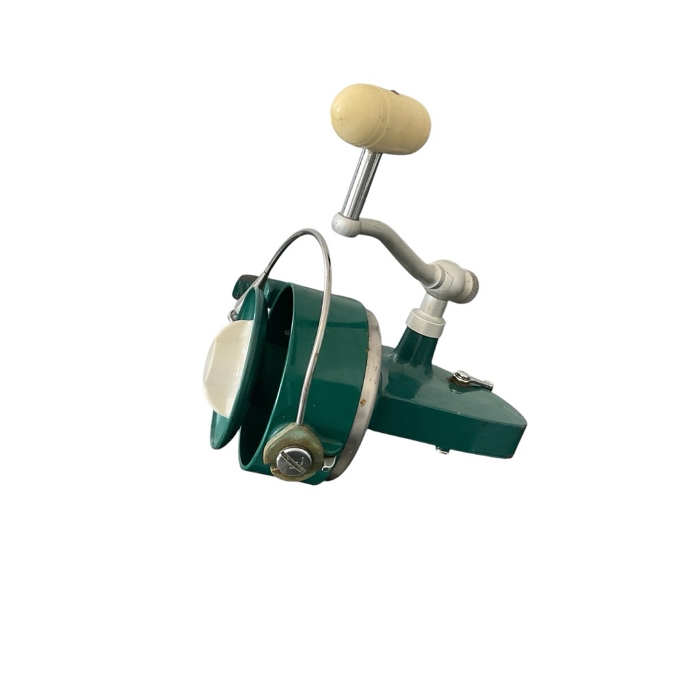 Vintage Green Fishing Reel - Picture 2 of 4